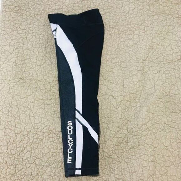SoulCycle wheel leggings size XS……..707 - Picture 3 of 10